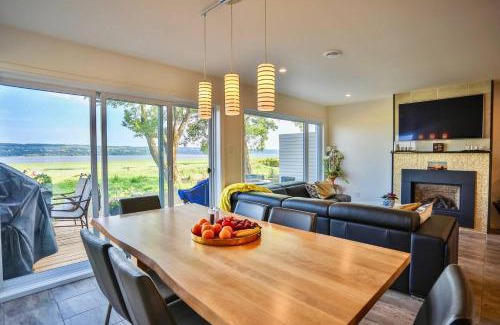 Ste Anne de Beaupre Casa | Waterfront view - Phenicia House