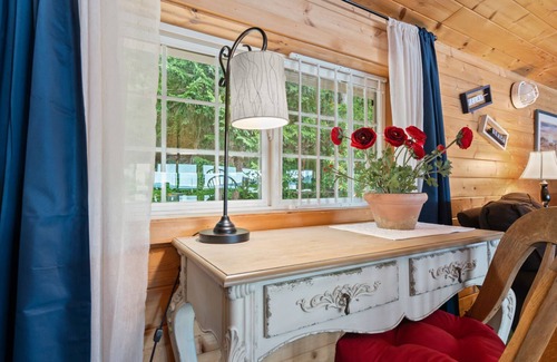 Shelton Casa | Waterfront, cabin- style home with breathtaking views of Skookum Inlet.