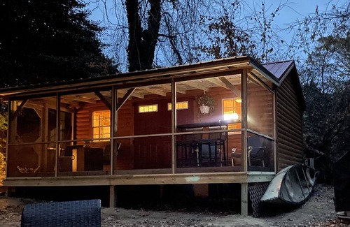 Hollywood Cabina | Waterfront Cabin!