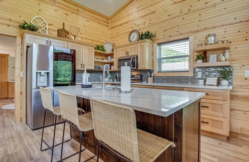 Mountain Home Cabina | Waterfront Cabin on White River: Great for Anglers