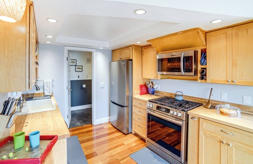 Upper Lake Casa | Waterfront Clear Lake Home w/ Game Room & Deck!