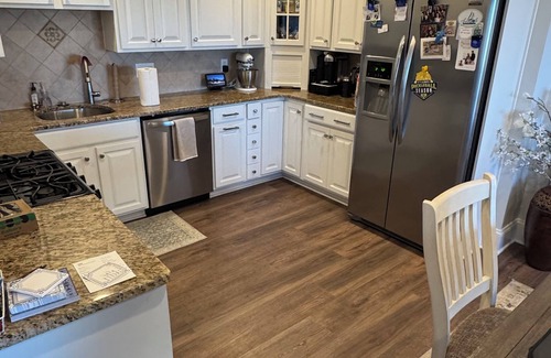 Eastport Condominio | Waterfront condo in Eastport, ONLY available for the Legislative session