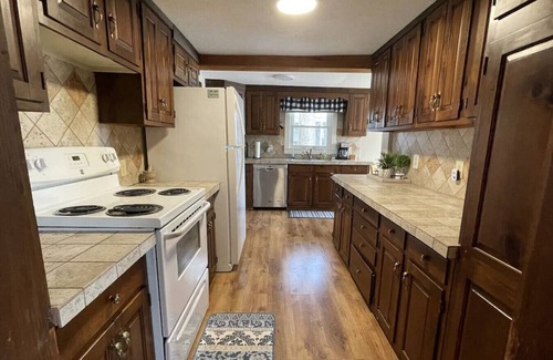 Mount Sunapee Casa | Waterfront Cottage and Ski Getaway