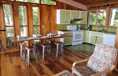 Northport Cabaña | Una cabaña privada, construida a mano con vista al lago Michigan, a 3 millas de Northport