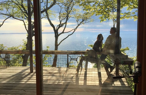 Northport Cabaña | Una cabaña privada, construida a mano con vista al lago Michigan, a 3 millas de Northport