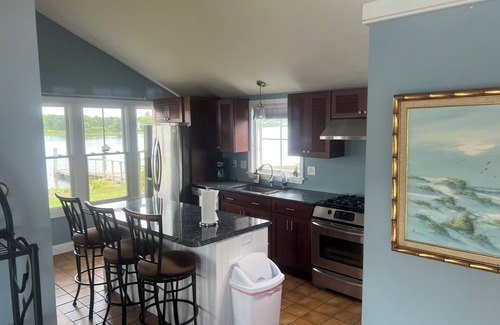 Narragansett Cabaña | Waterfront Cottage en Salt Pond en el corazón de Narragansett