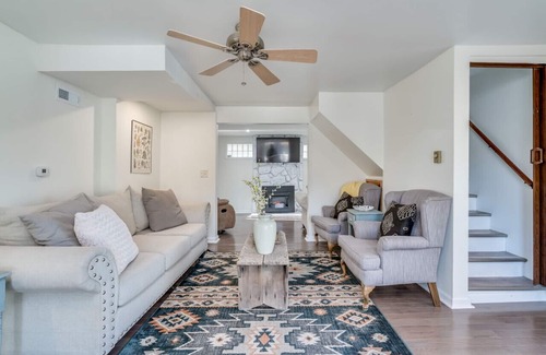 Dexter Casa | Waterfront Cottage w/ Barrel sauna & Fishing Pier