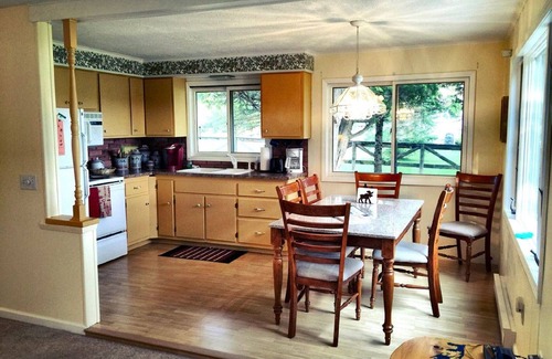 Cedarville Cabaña | Waterfront Cottage con muelle en Les Chenaux Islands, Cedarville MI