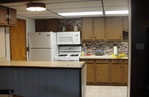 East Irondequoit Casa | Waterfront cottage w dockage, Central A/C on Irondequoit Bay in Rochester