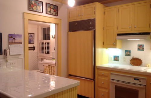 Beaufort Cabaña | Waterfront Cottage with Private Veranda