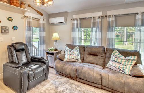 Andalusia Casa | Waterfront Deck! Couples Retreat on Point A Lake