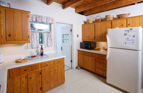 Idlewild Cabaña | Waterfront, Dog Friendly home near Sherwood Point Lighthouse