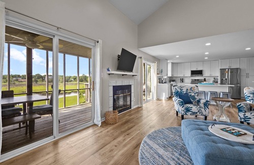 Emerald Isle Casa | Waterfront Escape – Golf Cart, Dock, Kayaks & Stunning Marsh Views