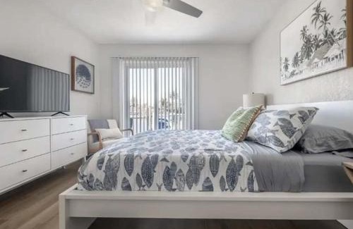 Apollo Beach Casa | Waterfront-Family & Pet Friendly for 6