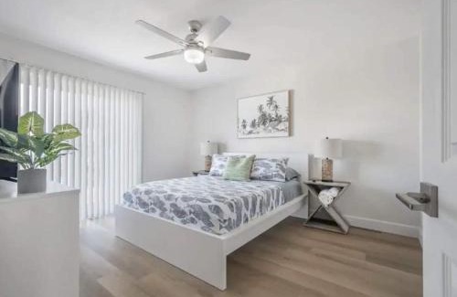 Apollo Beach Casa | Waterfront-Family & Pet Friendly for 6