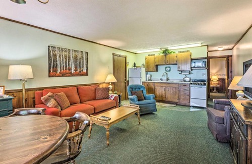 Glen Arbor Apartamento | Waterfront Glenn Lake Condo Gas Grill and Views