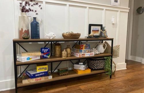 Shoreline Park Casa | Waterfront Holiday and Mardi Gras escape