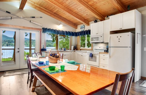 Bellingham Casa | Waterfront home on Lake Whatcom with private dock, beach, firepit & woodstove