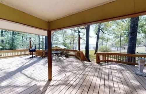 Anthony Harbor Casa | Waterfront Home on Sam Rayburn