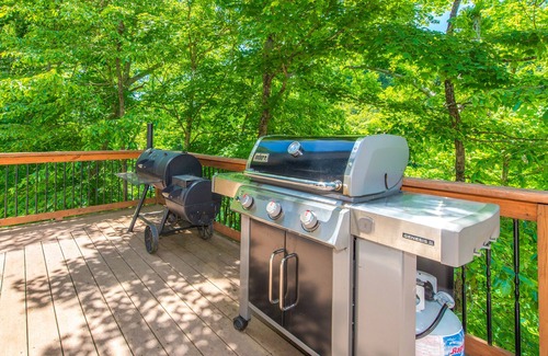 Maynardville Casa | Waterfront home with game room, theater, deck, dock & fireplace