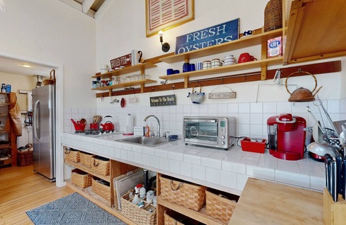 Salmon Creek Cabaña | Casa frente al mar con vistas de las montañas y Salmon Creek - ¡perros bienvenidos!