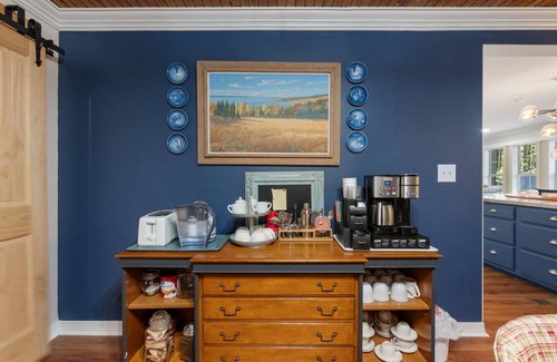 Shirley Casa | Waterfront House Game Room Fire Pit Pavilion