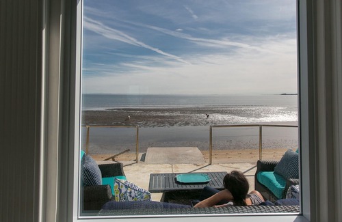 Westbrook Center Casa | Waterfront House with picture-perfect views from all 3 levels.