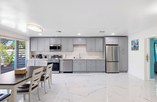 East Tampa Casa | Waterfront Island Paradise