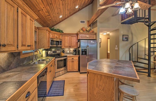 Scranton Casa | Waterfront Lake Dardanelle Inicio w / Dock & Fire Pit