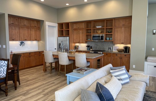 Alexander City Casa | Waterfront Lake Martin Home with Unbeatable Big Water Views!