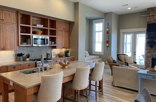 Alexander City Casa | Waterfront Lake Martin Home with Unbeatable Big Water Views!