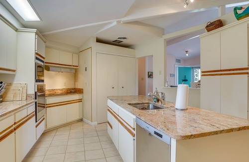 Reedville Casa | Waterfront Little Wicomico Haven w/ Dock & Kayaks!