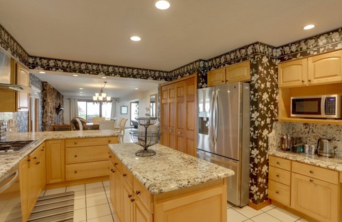 Luna Pier Casa | Waterfront Luna Pier Home 14 Mi to Downtown Toledo