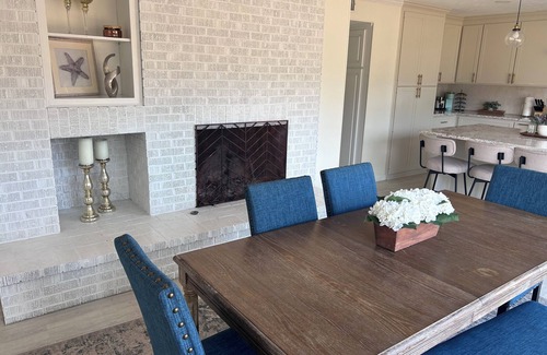 Flowood Casa | Waterfront Modern Reservoir Retreat with boat dock & fishing pier, Pet Friendly
