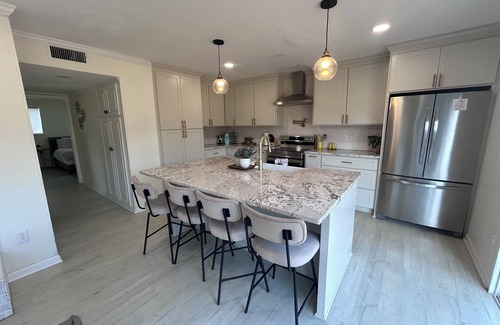 Flowood Casa | Waterfront Modern Reservoir Retreat with boat dock & fishing pier, Pet Friendly