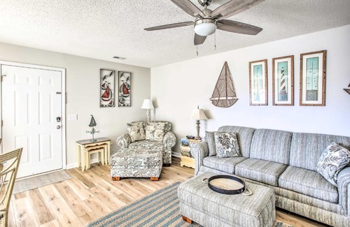 Cherry Grove Beach Apartamento | Waterfront North Myrtle Beach Condo with Pool Access