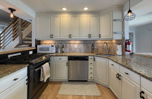 Beach Haven West Casa | Waterfront oasis awaits. 2 Decks! Minutes to LBI