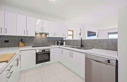 Dawesville Casa | Waterfront Wonder in Dawesville