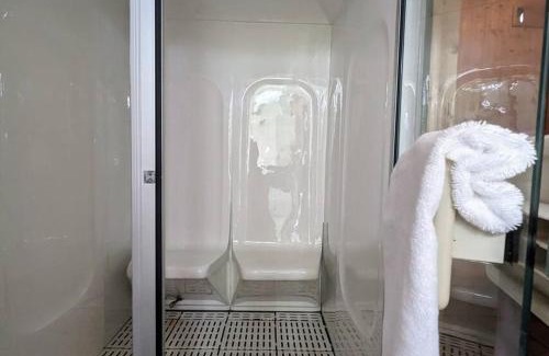 Kogarah Bay Casa | Waterfront Oasis , Infinity Pool, Sauna and steam room