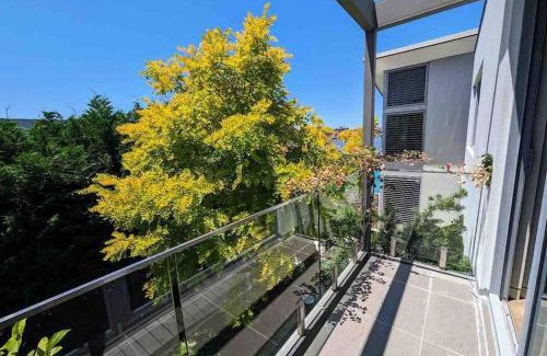 Kogarah Bay Casa | Waterfront Oasis , Infinity Pool, Sauna and steam room