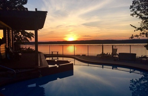 Elkton Casa | Waterfront: Panoramic Views/ Pickleball coming soon/Hot Tub/ Pool/Sleeps 16