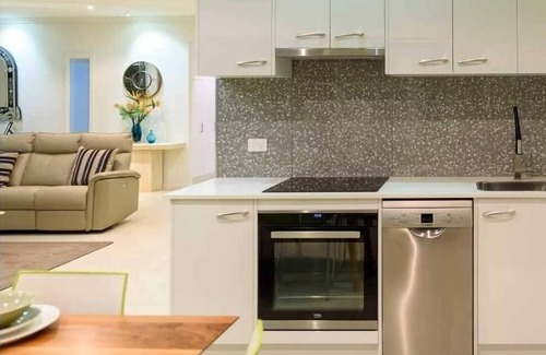 Glenelg North Apartamento | Waterfront Paradise heated swim spa