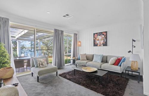 Brightwaters Casa | Waterfront Paradise Lodge Brightwaters