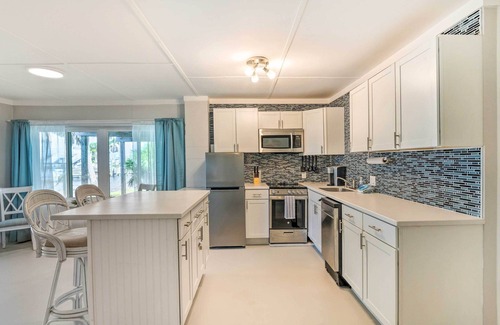 Perdido Key Coves One Apartamento | Waterfront Pensacola Getaway, Walk to Beach!
