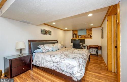Friendsville Casa | Waterfront Pool Hottub Deep Creek Lake Wisp