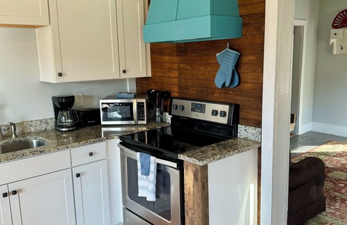 Dover Cabaña | Waterfront Private Retreat - Near Downtown