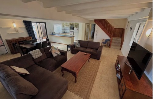 South Yunderup Casa | Waterfront Retreat | Private Spa & Jetty | Family & Pet-Friendly Getaway