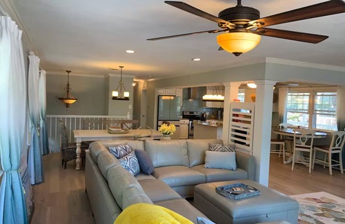 Elwood Casa | Waterfront Retreat on Mullica River. Private Beach, Firepit, Kayaks.