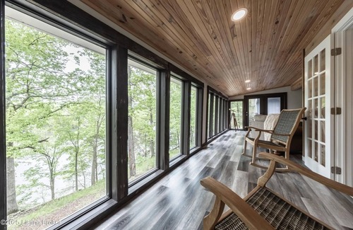 Leitchfield Casa | Waterfront retreat on Rough River Lake
