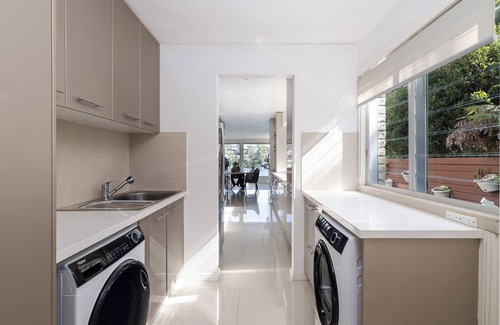 Oyster Bay Casa | Waterfront Retreat w/ 2 Jetty – Spacious & Close to Everything